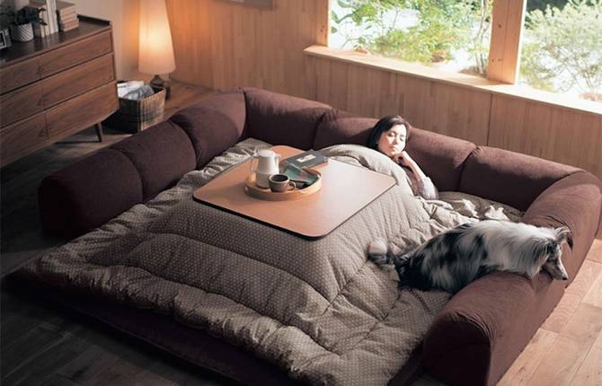 Cozy Japanese Table Offering the Comfort of a Warm Bed