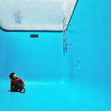 Illusory Swimming Pool that Seems to Be Filled by Water – Fubiz Media