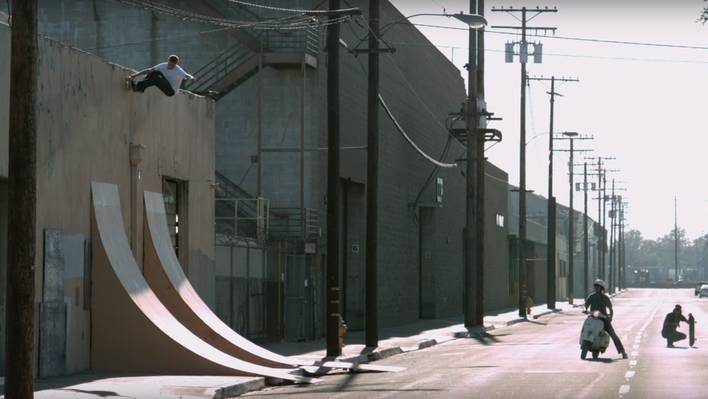 Impressive Quarterpipe Wall Ride