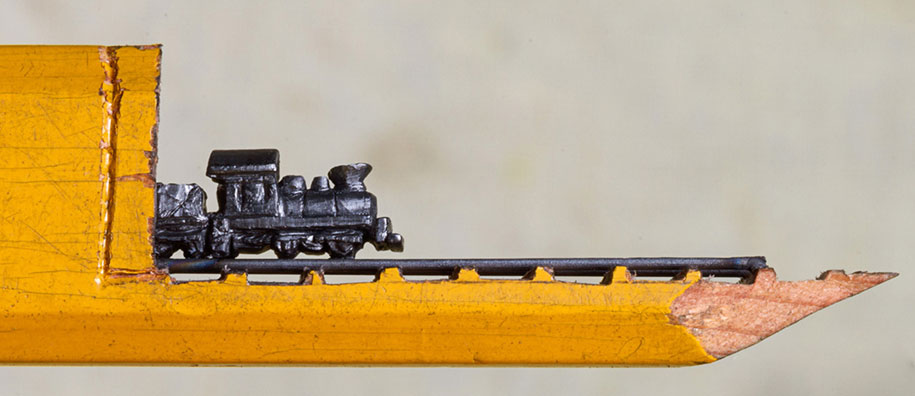 trainpencilsculpture1