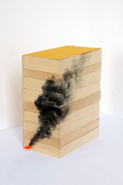 Inventive Pencil Drawings on the Edge of Books 4