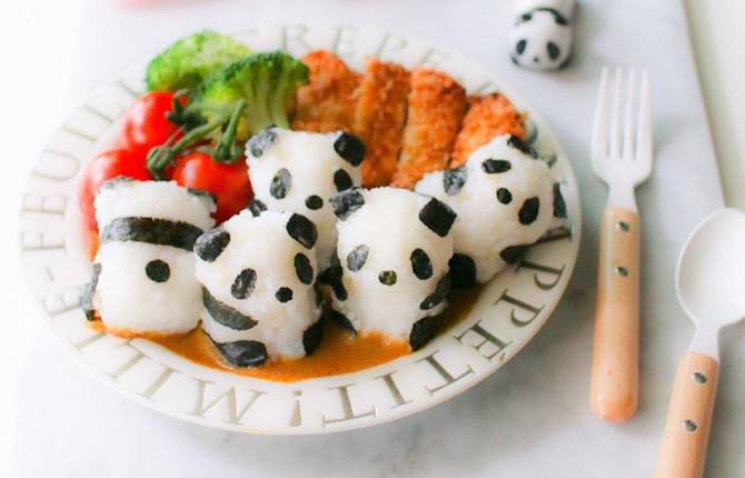 Cute Mom Cooks Cartoon-Inspired Meals for Her Kids