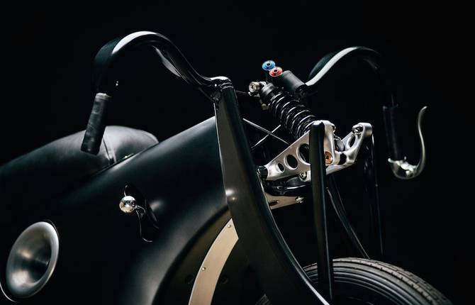 Gorgeous Revival of BMW Landspeeder Motorcycle