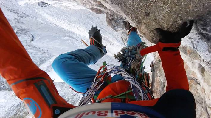 Impressive First Person View of Mountain Climbing