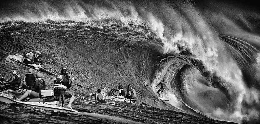 Captivating Black and White Pictures of Surfers14