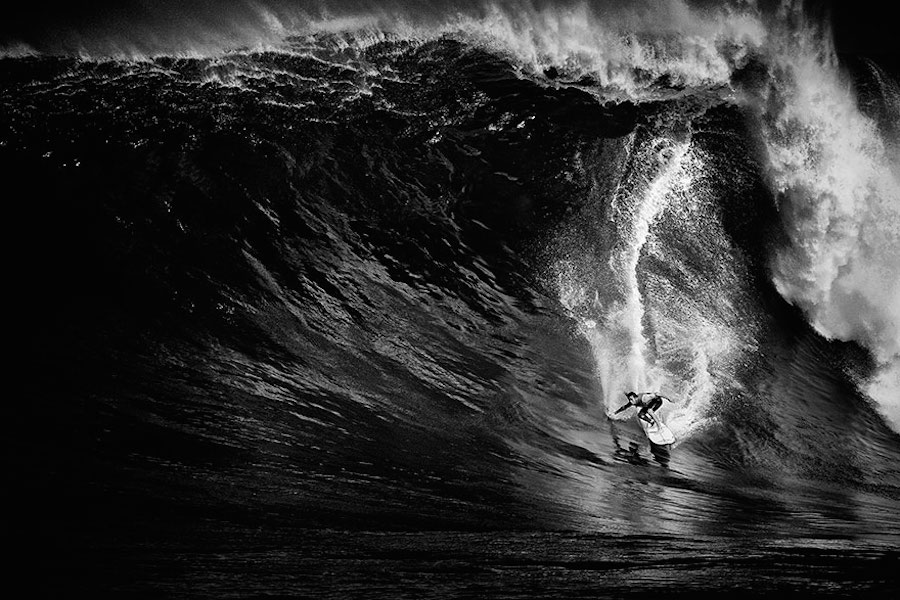 Captivating Black and White Pictures of Surfers20