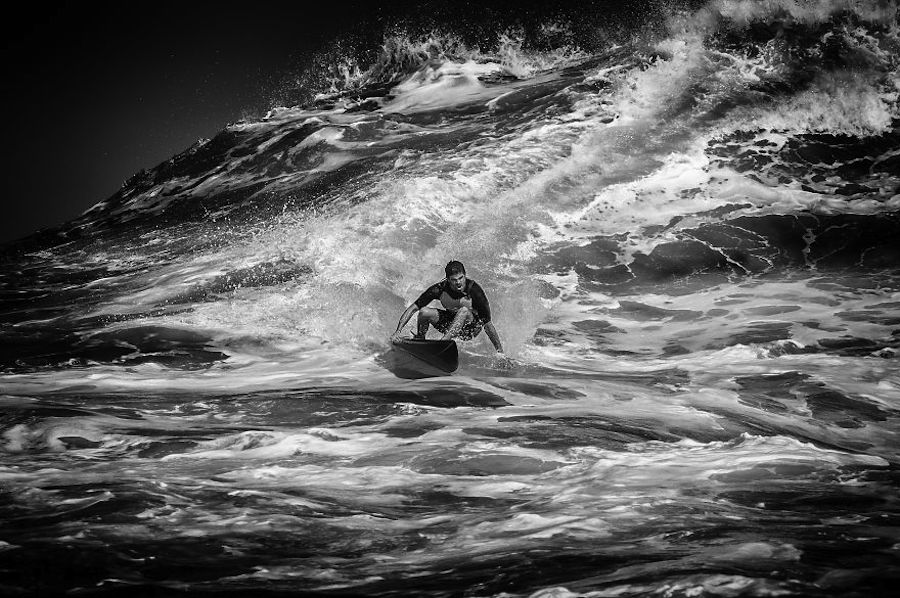 Captivating Black and White Pictures of Surfers8