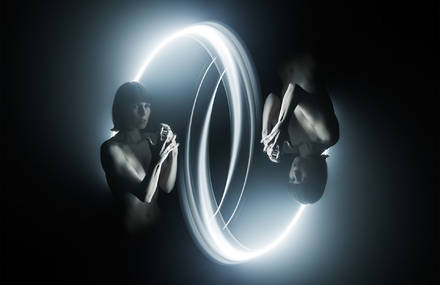 Beautiful Light Painting with Bodies Through a 360° Stop-Motion