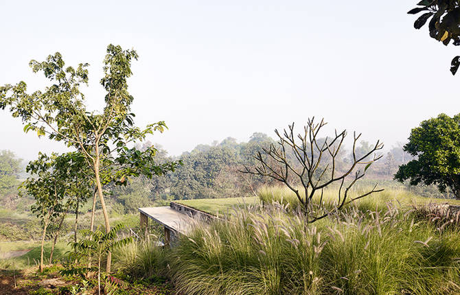 Wonderful House Perfectly Embedded in Mumbai’s Nature