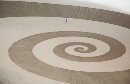 Mind-Blowing Drawings on Sand