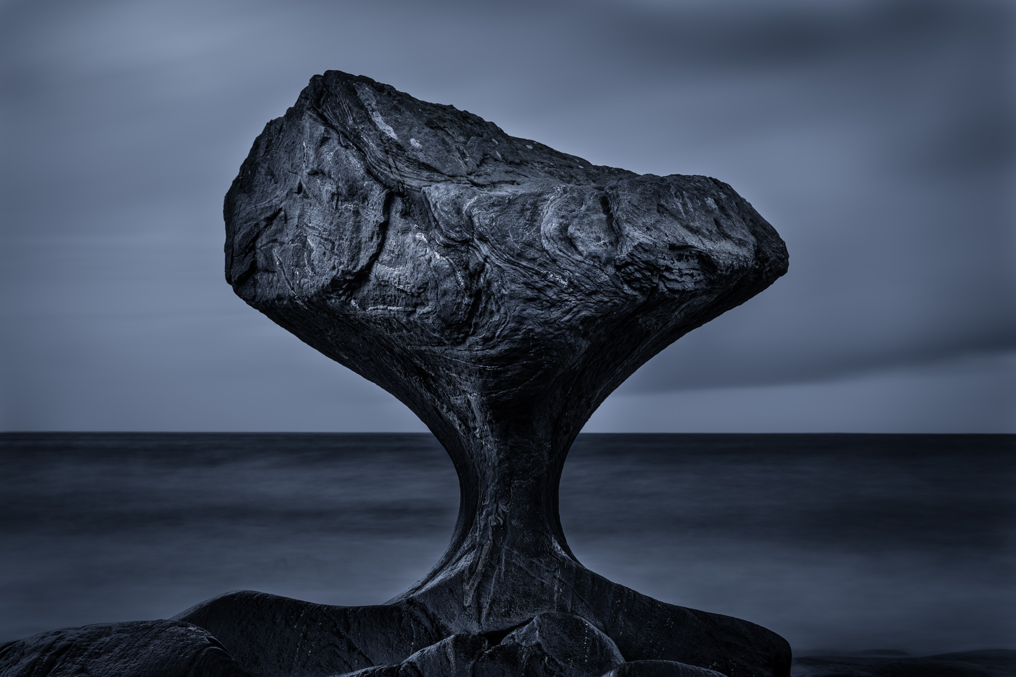 Kannesteinen Rock, Vågsøy, Norway