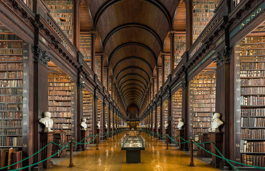 300-Year-Old Library in Dublin Featuring a Hall Filled by 200 000 Rare Books