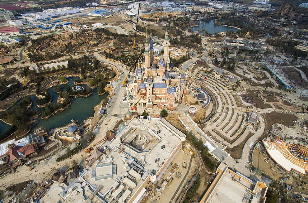 Aerial Pictures Of The Shanghai Disneyland Theme Park10