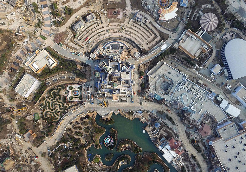 Aerial Pictures Of The Shanghai Disneyland Theme Park9
