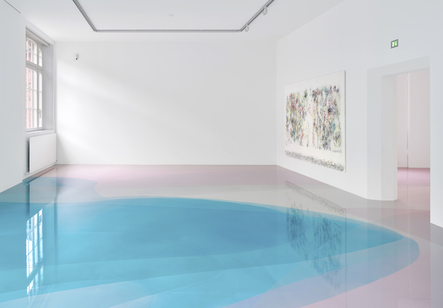 Flood-Like and Colorful Floor in an Exhibition7