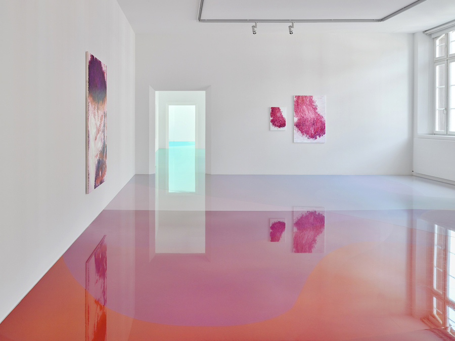 Flood-Like and Colorful Floor in an Exhibition8