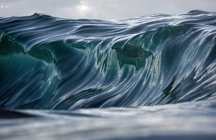 Superb Photographs of Waves About to Break