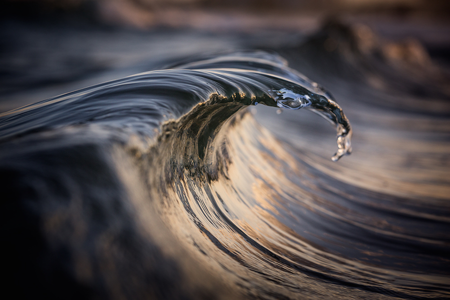 Superb Photographs of Waves About to Break5