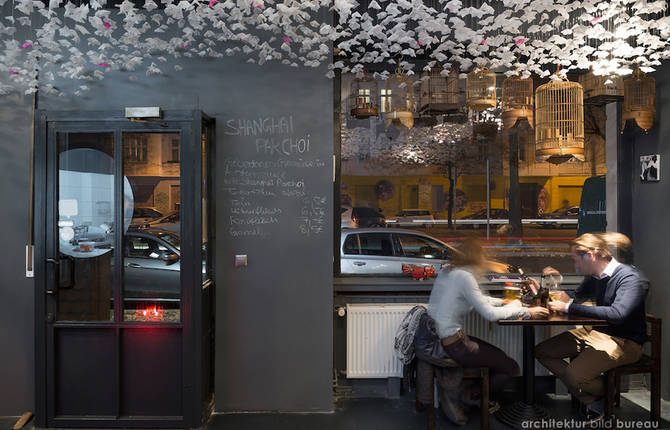 Uncluttered Asian Bistro in Berlin