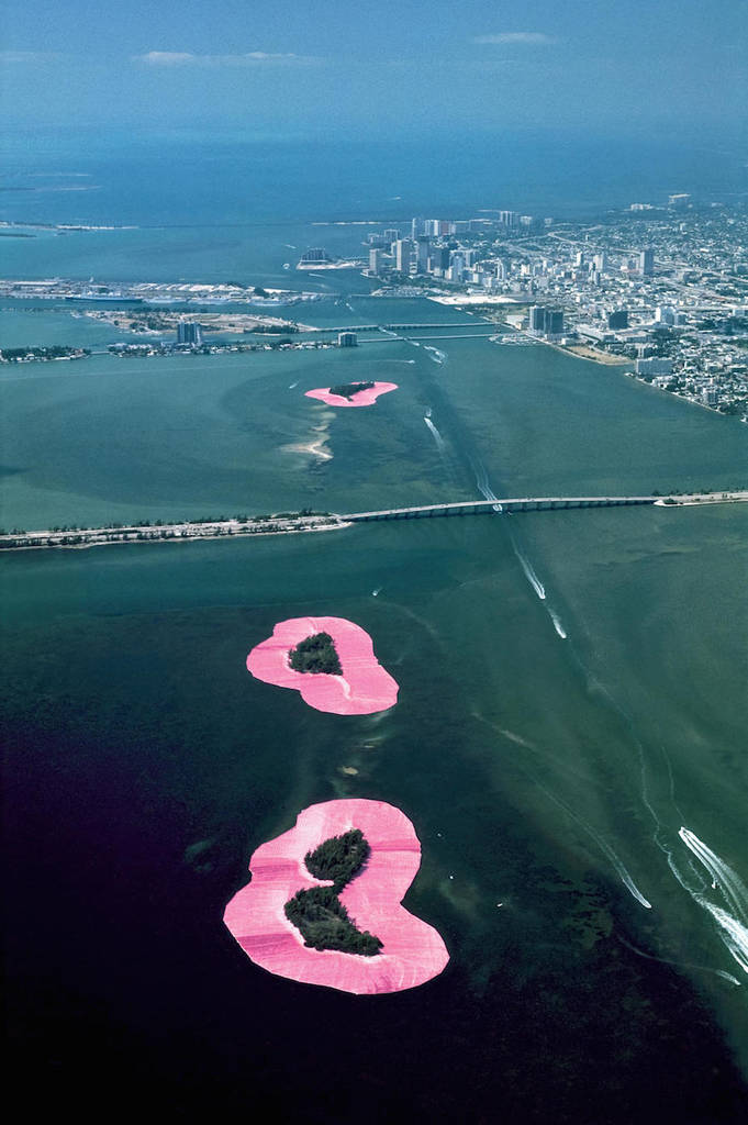 Sublime Pink Islands Installation in Miami – Fubiz Media