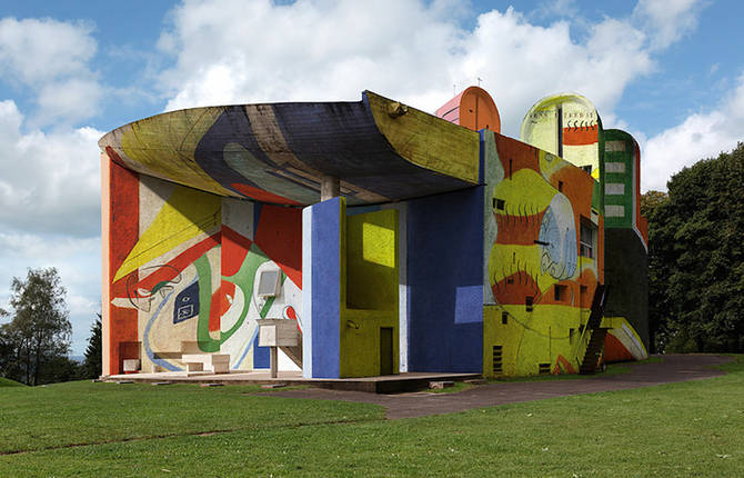 Le Corbusier’s Ronchamp Chapel Covered by Graffiti