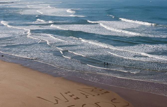 Brilliant Sand Drawings by Sam Dougados