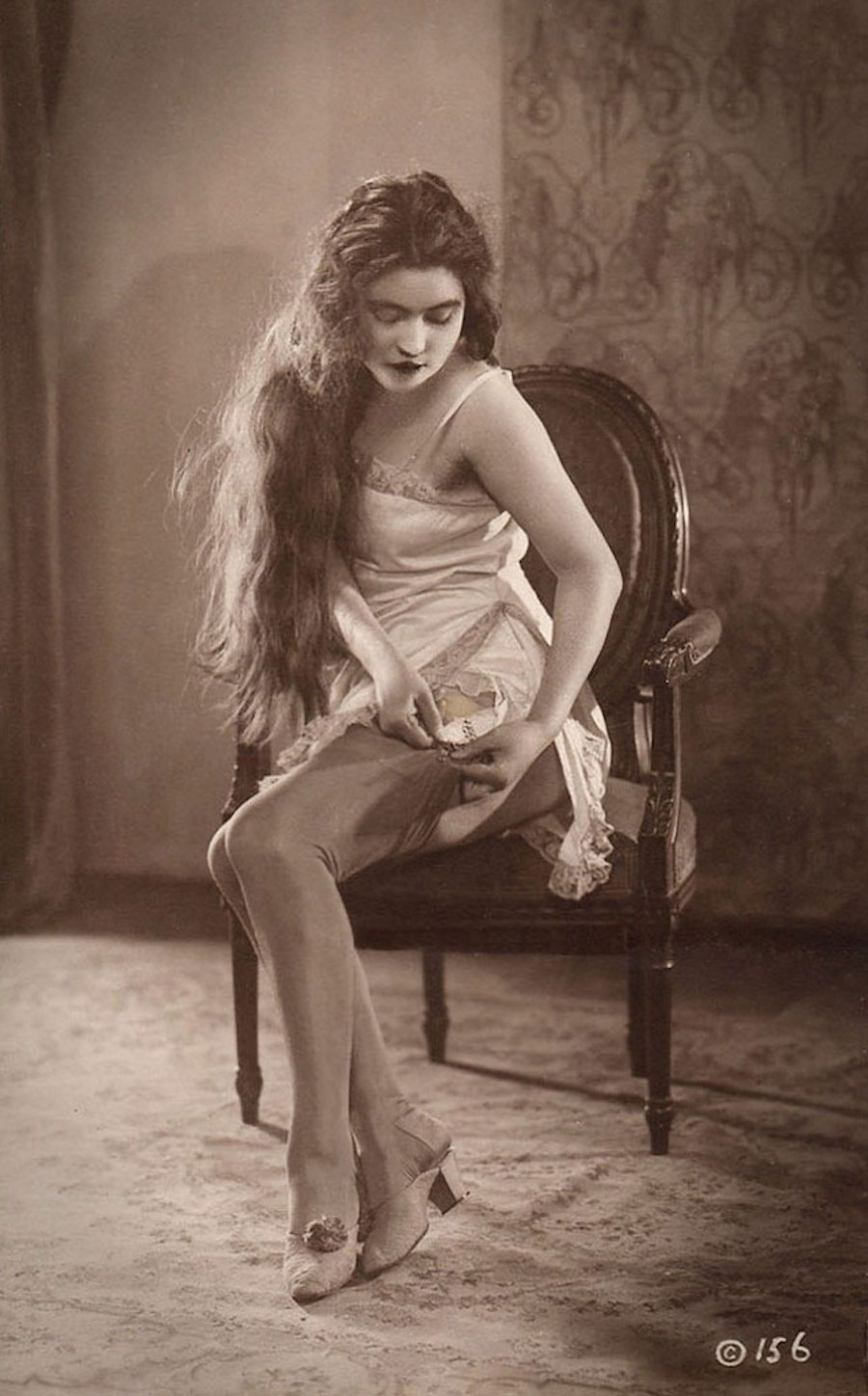 thebeautyofwomencaptured100yearsago-24