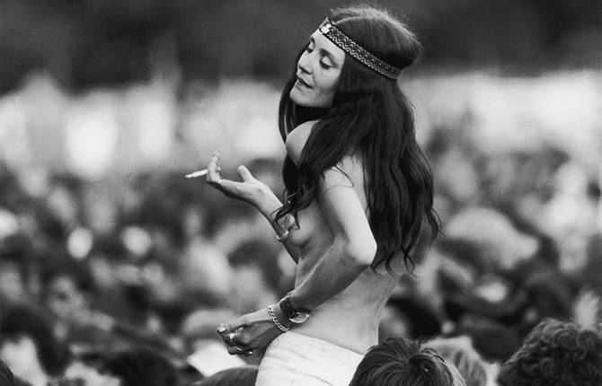 Girls from Woodstock in 1969