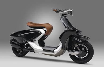 Yamaha Scooter Concept with Swan Wings