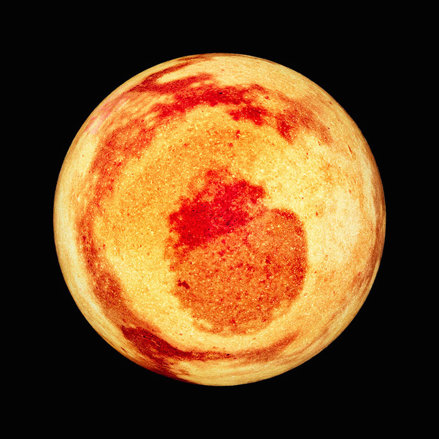 Pictures of Imaginary Planets Using Eggs9