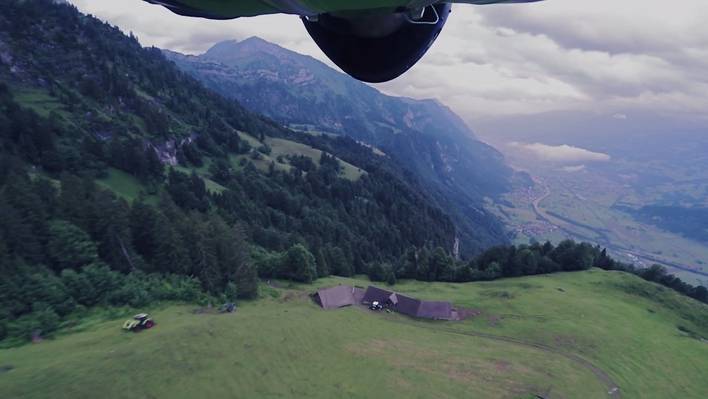 Breathtaking Story of Two Base Jumpers