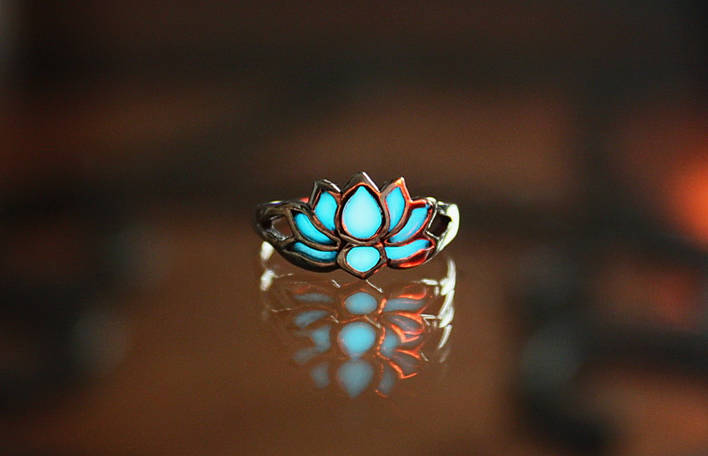 Mystical Glow-in-the-Dark Jewelry Emits an Ethereal Turquoise Glow