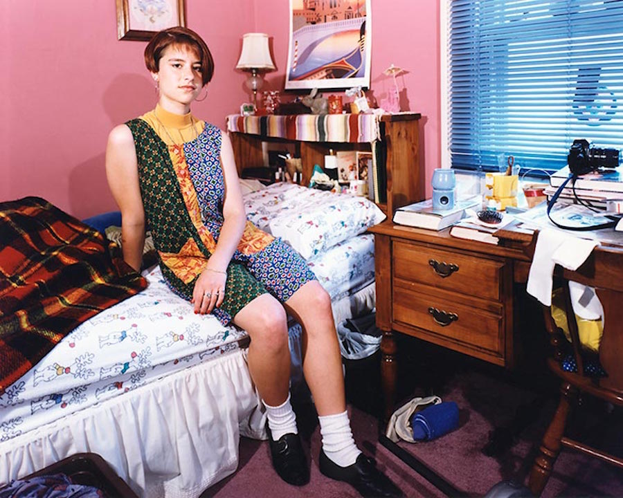 intimatepicturesofteenagersbedroomsinthe90s-2