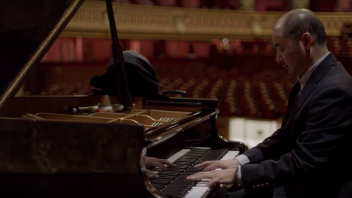 Sound Dialogues Between Parisian Operas