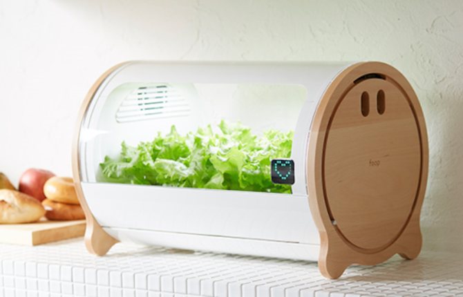 Gardening Pod controlled via Smartphone