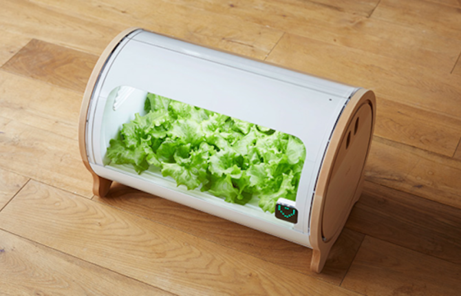 Gardening Pod controlled via Smartphone