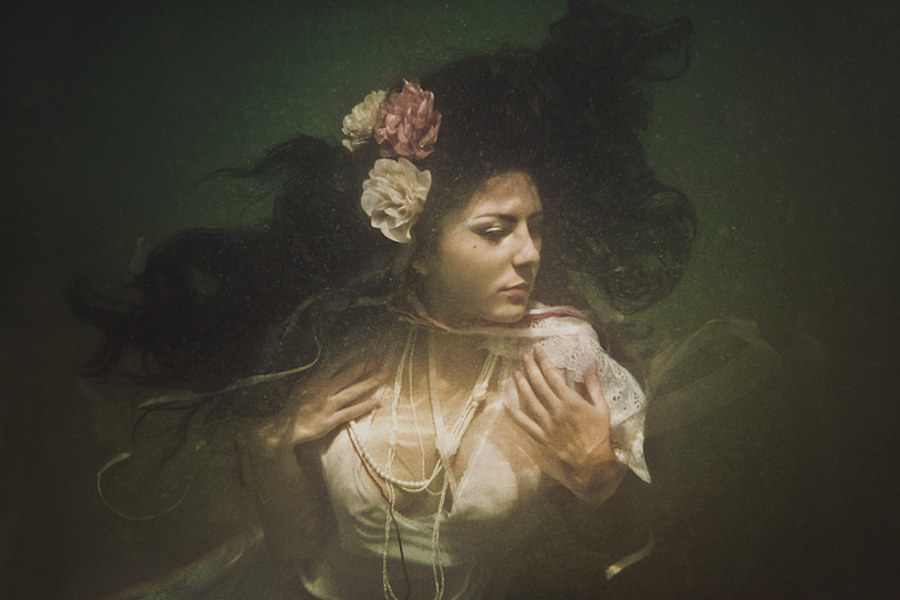 poetic&ephemeralunderwatershots-0