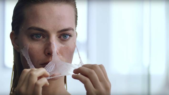 Margot Robbie Performs a Female Version of Patrick Bateman in American Psycho