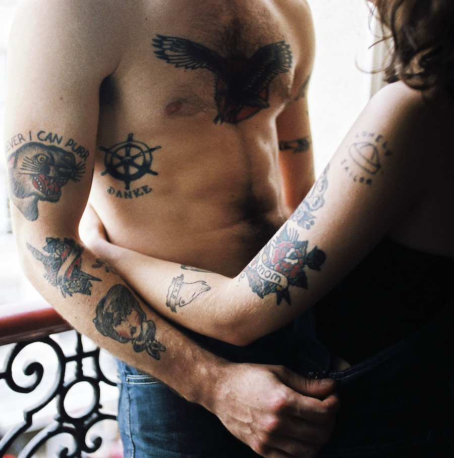 touchingandintimatephotographsofcouples-16