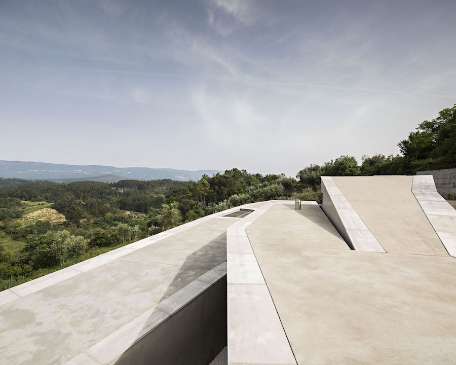 Architectural Zig Zag Holiday House in Portugal4
