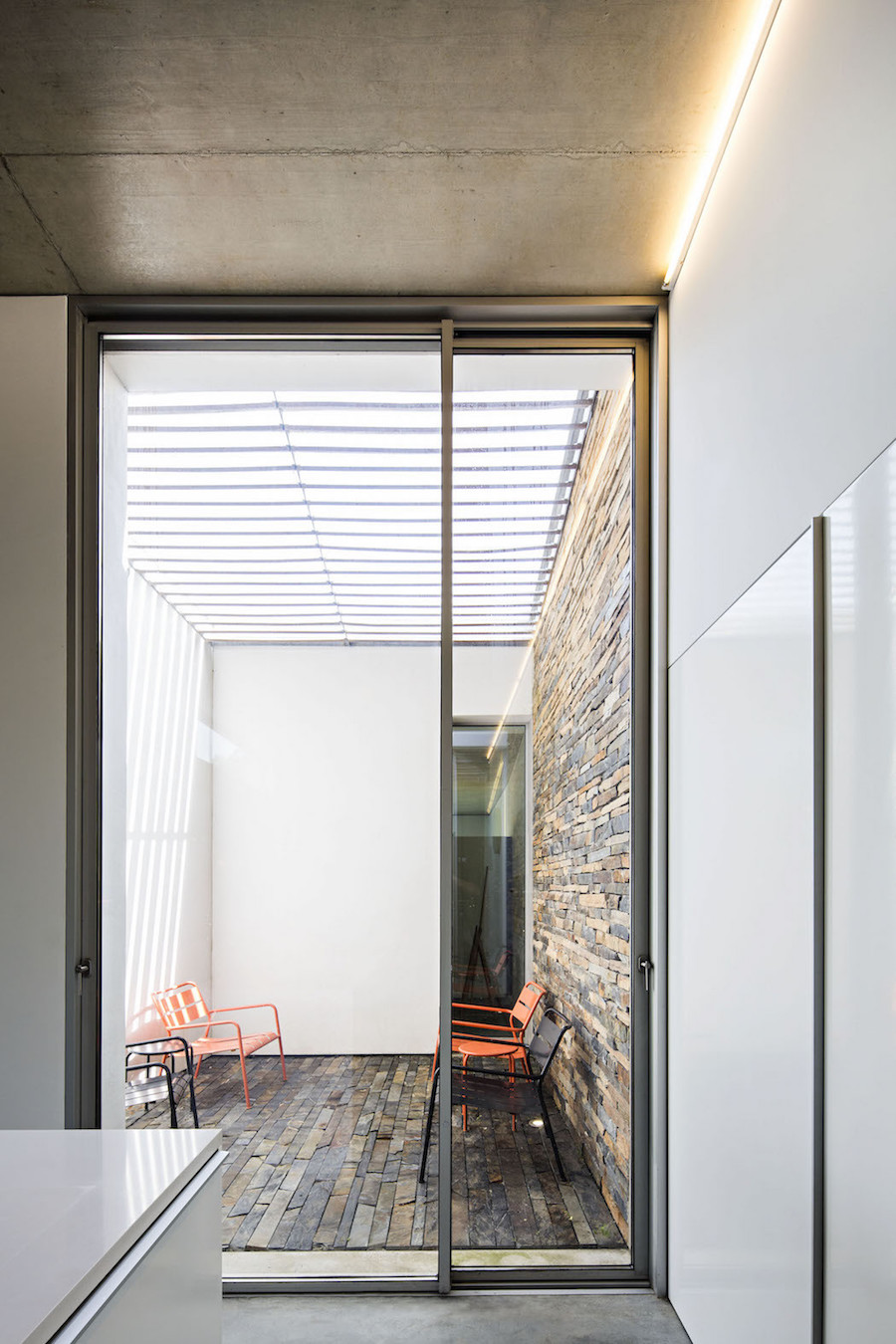 Architectural Zig Zag Holiday House in Portugal8