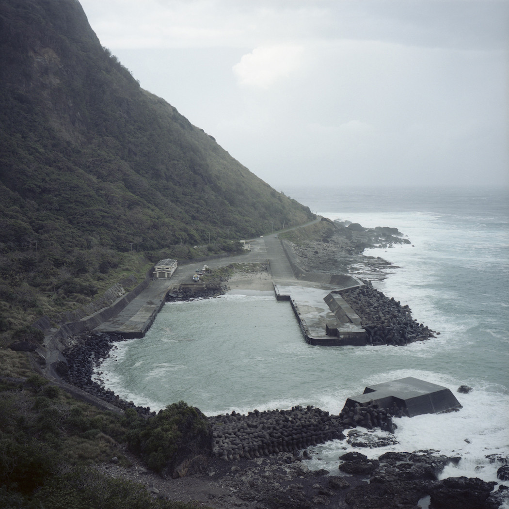 Melancholic Photo Series About Typhoons in Vietnam18