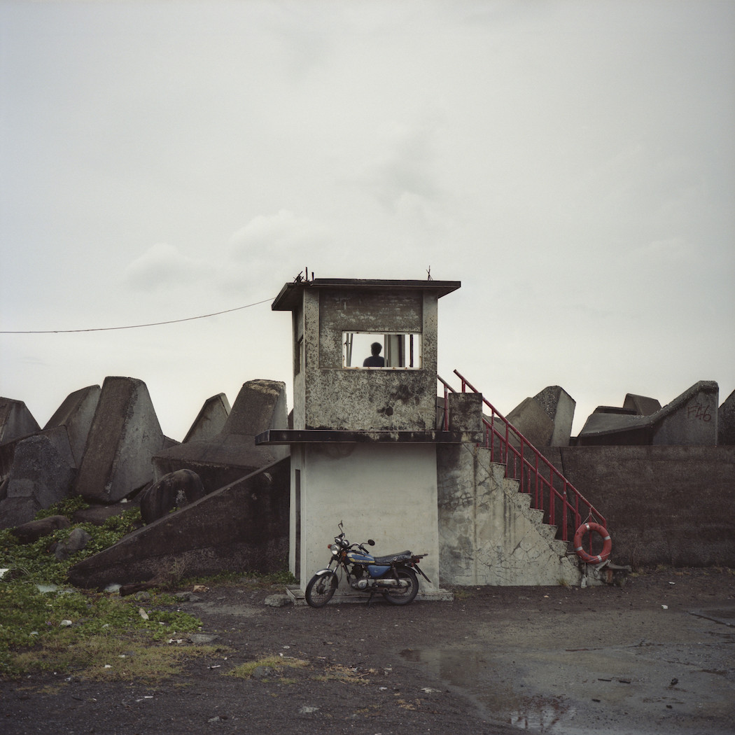 Melancholic Photo Series About Typhoons in Vietnam20