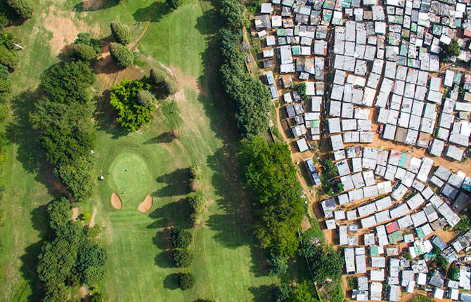 Striking Aerial Pictures of Limits Between Rich and Poor