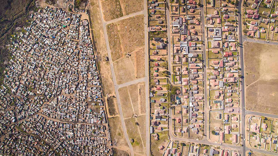 Striking Aerial Pictures of Limits Between Rich and Poor5