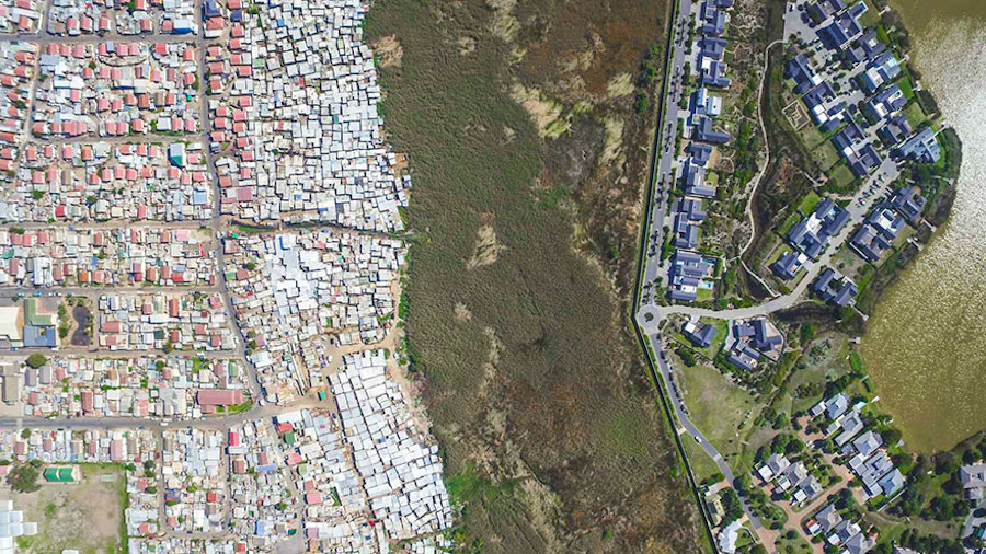 Striking Aerial Pictures of Limits Between Rich and Poor9