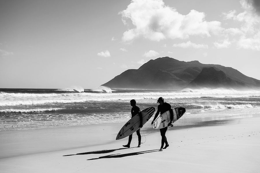 Unusual & Poetic Pictures of Surfers4