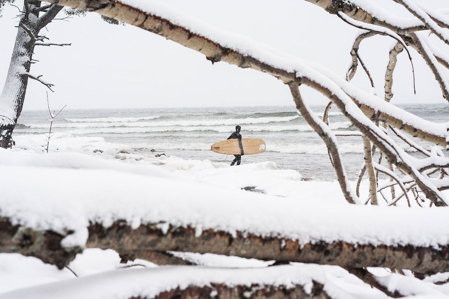 Unusual & Poetic Pictures of Surfers6