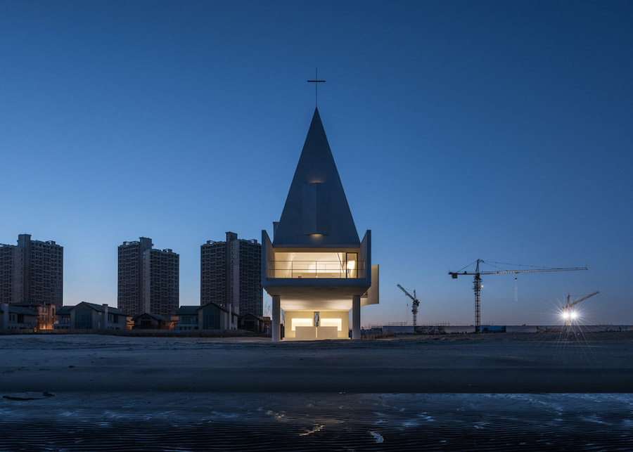 White Seashore Chapel in China1