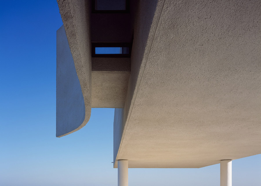 White Seashore Chapel in China8